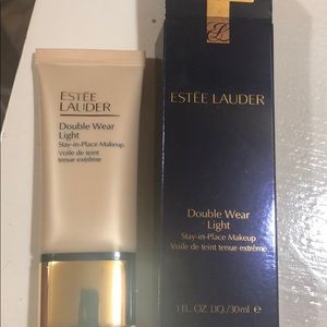 Estée Lauder Double Wear Light Intensity 3…